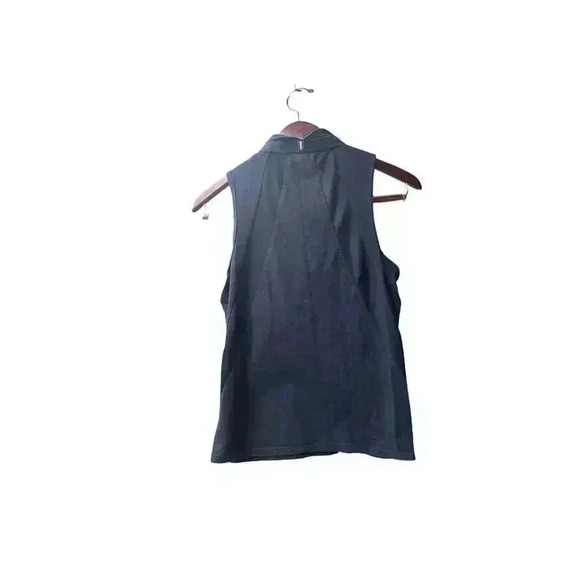 Le Coq Sportif Golf Sleeveless Size Large with magnetic closure buttons. - Picture 2 of 5